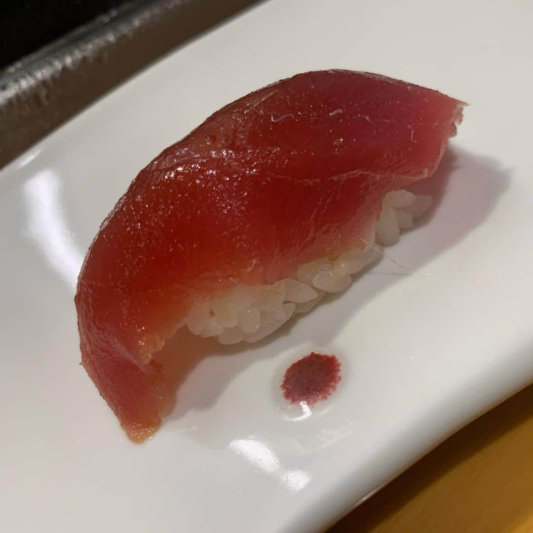 夏木マリさんのインスタグラム写真 - (夏木マリInstagram)「#sushi  #sendai  #season #旨い #地元飯  と言うわけで.... 昨夜のお鮨🍣  ほや、美味しかったな......」6月20日 13時38分 - mari_natsuki