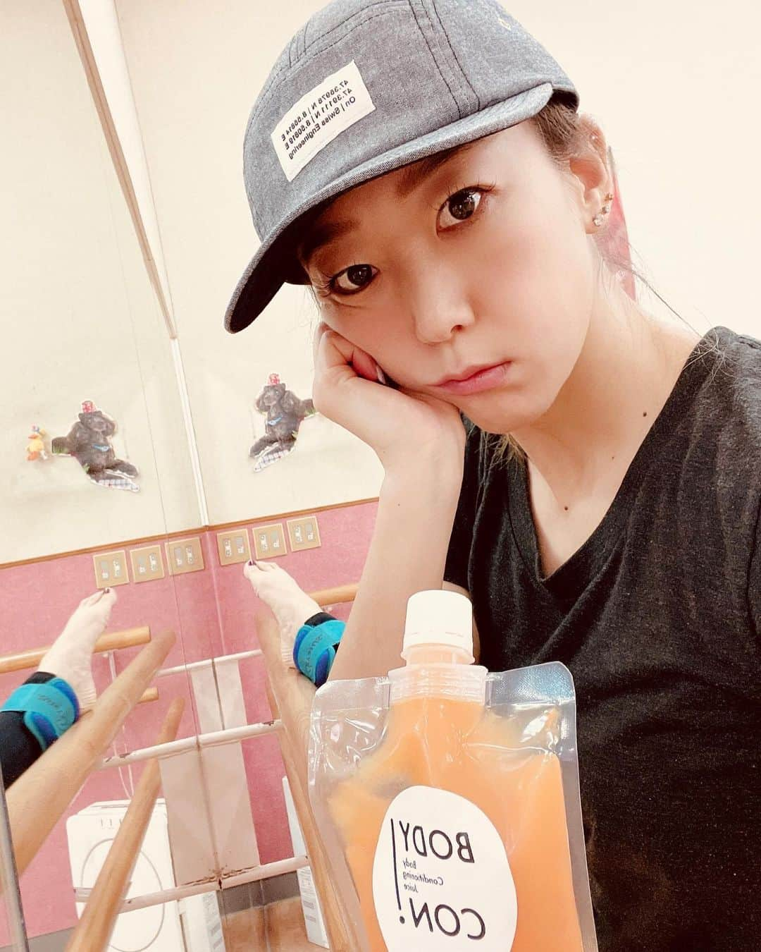 村主章枝さんのインスタグラム写真 - (村主章枝Instagram)「バレエスタジオまで走る🏃‍♀️ ジュースが旨旨😋 Ran to the ballet studio. Yummy juice @bodyconjuice  @ecoleyokohama  @on_running  @on.japan」6月20日 15時16分 - fumie.suguri