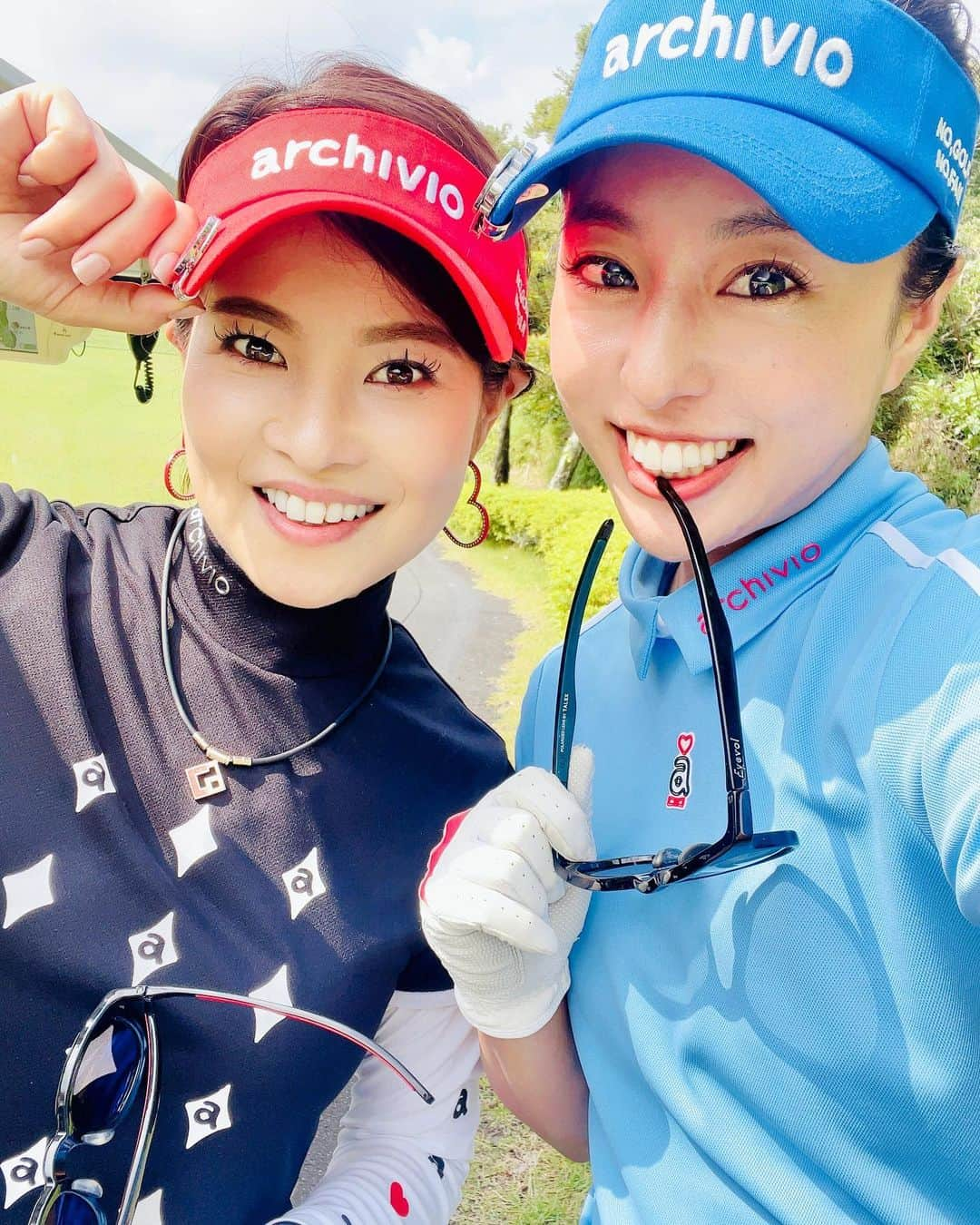 吉田玲奈さんのインスタグラム写真 - (吉田玲奈Instagram)「❤️⛳️💙 可愛子ちゃんとのゴルフは私だって楽しい♬  そゆとこオヤジなのかも⁉️😜  ふたりでアルチビオコーデ✨ #まいまいとゴルフ #ずっと喋ってる #かわいい💕  #関西人です  #アルチビオコーデ  #ゴルフ好き #ゴルキチ #ごるふ女子  #golf #golfwear  #golfstagram  #archivio #eyevol  #eyevoltokyostore  #ゴルフ女子  #ゴルフ大人女子 #ごるふ女子  #reinagolf」6月20日 15時29分 - reina.yoshida.ciel.1218