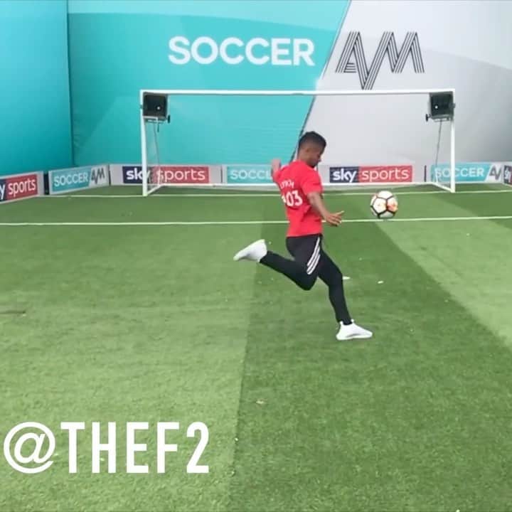 F2Freestylersのインスタグラム：「Wake up. 😴 🕘 SoccerAM. 📺 🕙 Meet in the cafe. 🍳 🕧 Match. ⚽️🏃🏻‍♂️ 🕒 Pub after. 🍻 🕠 Home. 😴 🕚  Who else had this Saturday routine? 😂」