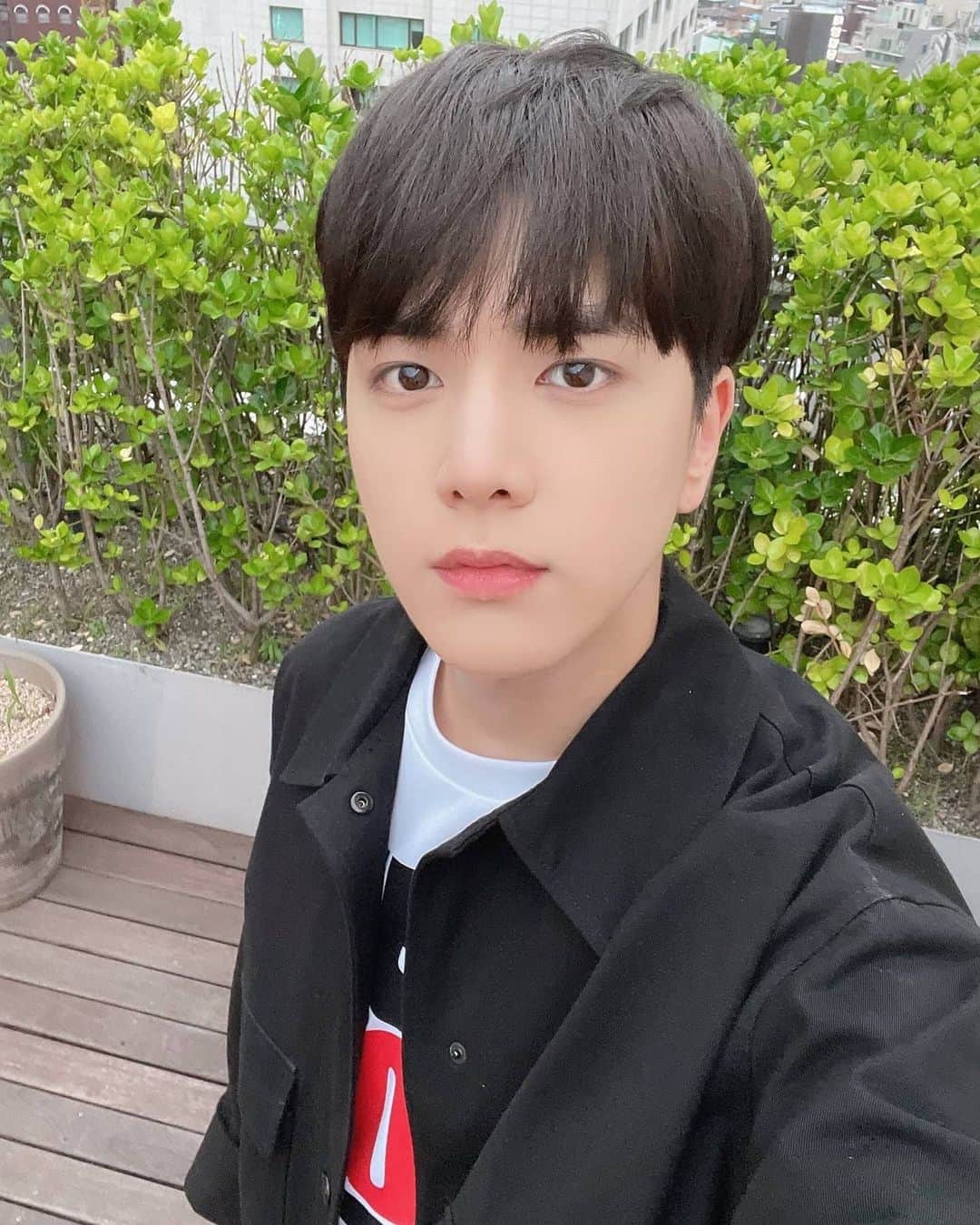 ヨンフンのインスタグラム：「(영훈) 즐거웠다 🥰  #THEBOYZ #더보이즈 #YOUNGHOON #영훈」