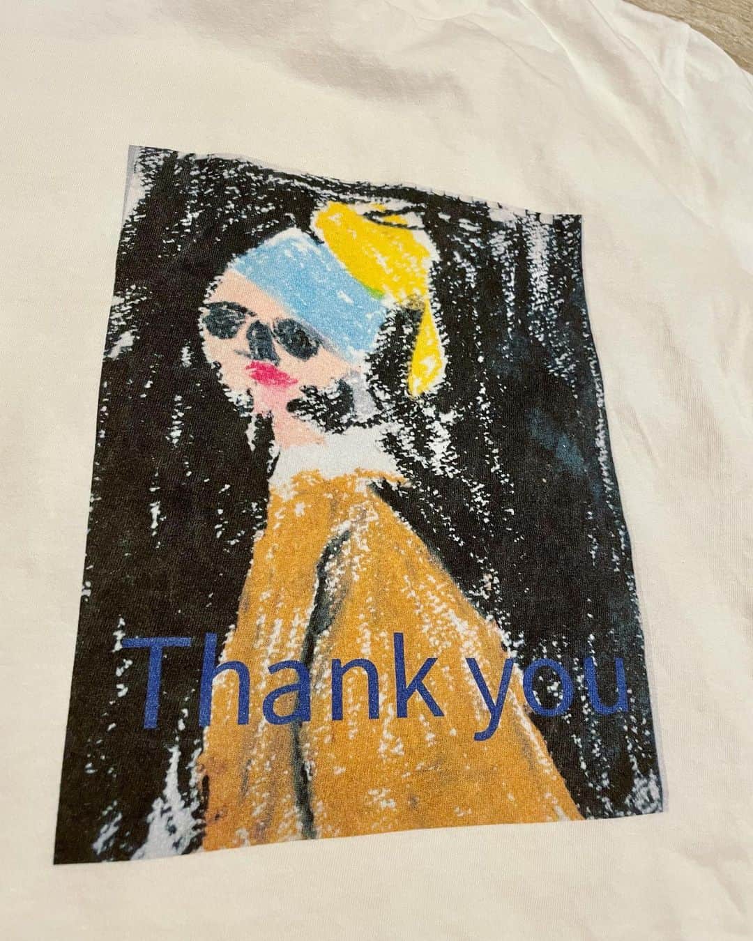 石塚錬さんのインスタグラム写真 - (石塚錬Instagram)「. 👦💬「パパ、いつもありがとう👨❤️」 #フェルメールを描いてTシャツにして父の日にプレゼント👔🎁 #パパ大喜び😆💕💕 . 👦💬「Daddy, always thank you👨❤」 #Draw Vermeer and make it into a T-shirt as a gift 👔🎁 #Today is Father's Day👨 . #父の日 #Tシャツ #フェルメール #真珠の耳飾りの少女 #father'sday #T-shirt #Vermeer #Girlwithapearlearring #아버지의날　#T셔츠　#베르메르　#진주 귀고리를 한 소녀 #วันพ่อ #เสื้อยืด #เวอร์เมียร์ #Hariayah #kaos #父亲节 #T恤 #石塚錬 #成長日記 #ishizukaren #renishizuka #이시즈카렌」6月20日 18時59分 - ishizuka_ren