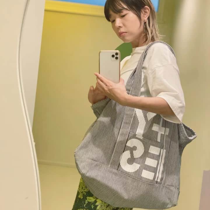 Salyuのインスタグラム：「◼️Salyu オフィシャルグッズが展開！  先行案内にあたり、HPからのたくさんのご登録、本当にありがとうございます！アイテムも、だんだんと完成に近づいてきました。ご案内まで、しばしお待ちくださいませ。  Salyuオフィシャルグッズ先行案内のメール登録はこちらから。 https://salyu.jp/goods-coming-soon/」