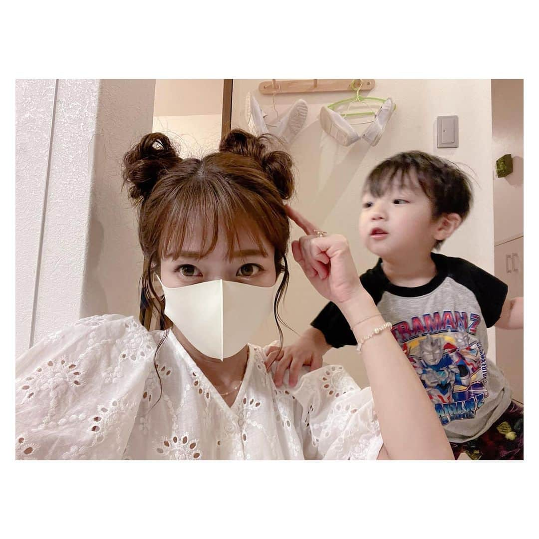 辻希美さんのインスタグラム写真 - (辻希美Instagram)「お団子ヘアで仕事から帰宅したらお団子を見て「これ何⁇」って言われた🤣🤣🤣💦笑。」6月20日 23時07分 - tsujinozomi_official