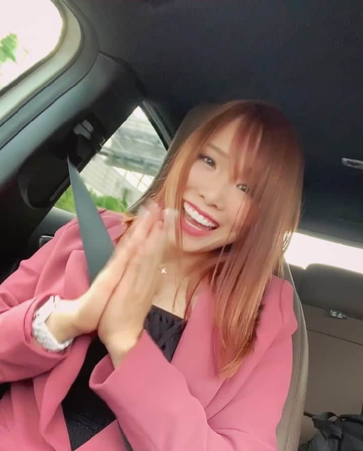 カイリ・セインのインスタグラム：「On the way to the talk event 🚗🎶」