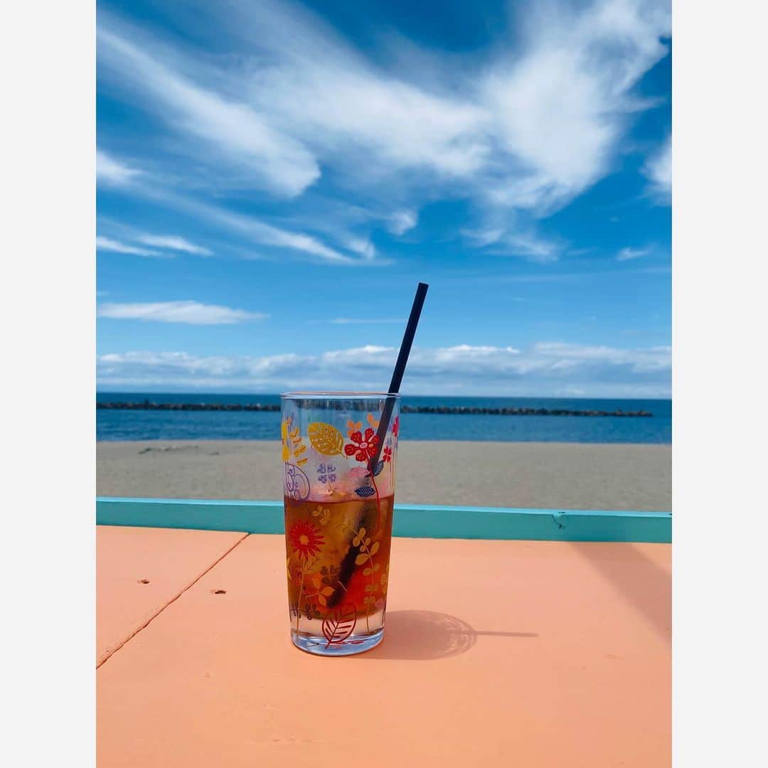 三石佳那さんのインスタグラム写真 - (三石佳那Instagram)「ㅤㅤㅤㅤㅤㅤㅤㅤㅤㅤㅤㅤㅤㅤㅤㅤㅤㅤㅤㅤㅤㅤㅤㅤㅤㅤ  お仕事前、日本海に癒されました♪ ずっと眺めていられるなぁ。  ㅤㅤㅤㅤㅤㅤㅤㅤㅤㅤㅤㅤㅤ  #飲みかけの紅茶　 #新潟 #niigata #海 #波」6月20日 23時59分 - mitsuishi_kana_bsn