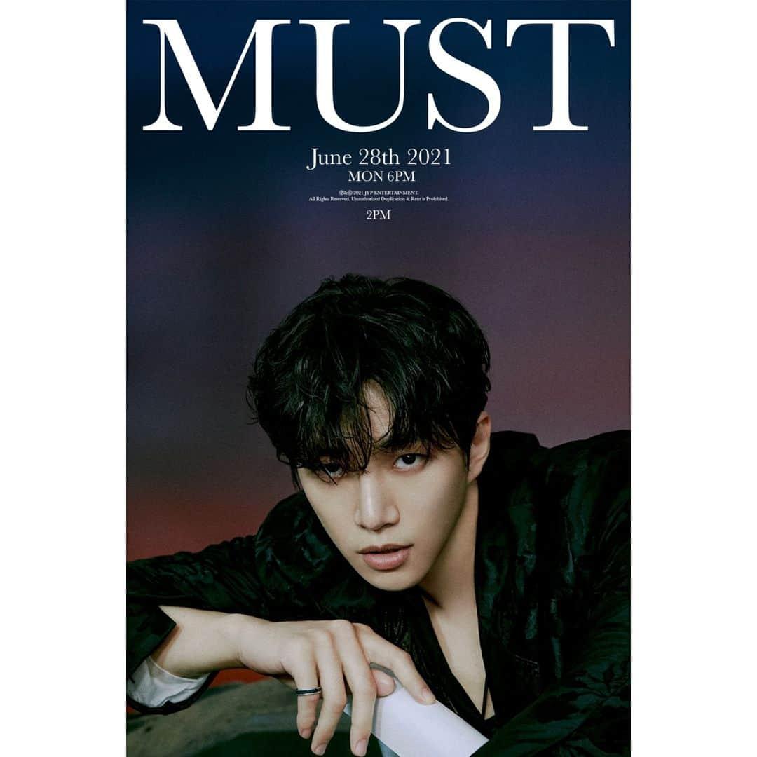 ジュノ さんのインスタグラム写真 - (ジュノ Instagram)「2PM THE 7TH ALBUM <MUST>  TEASER IMAGE (DARK ver.)  #JUNHO #준호  2021.06.28 MON 6PM  #2PM #투피엠 #MUST #해야해 #Makeit #2PM_MUST_Comeback」6月21日 0時04分 - le2jh