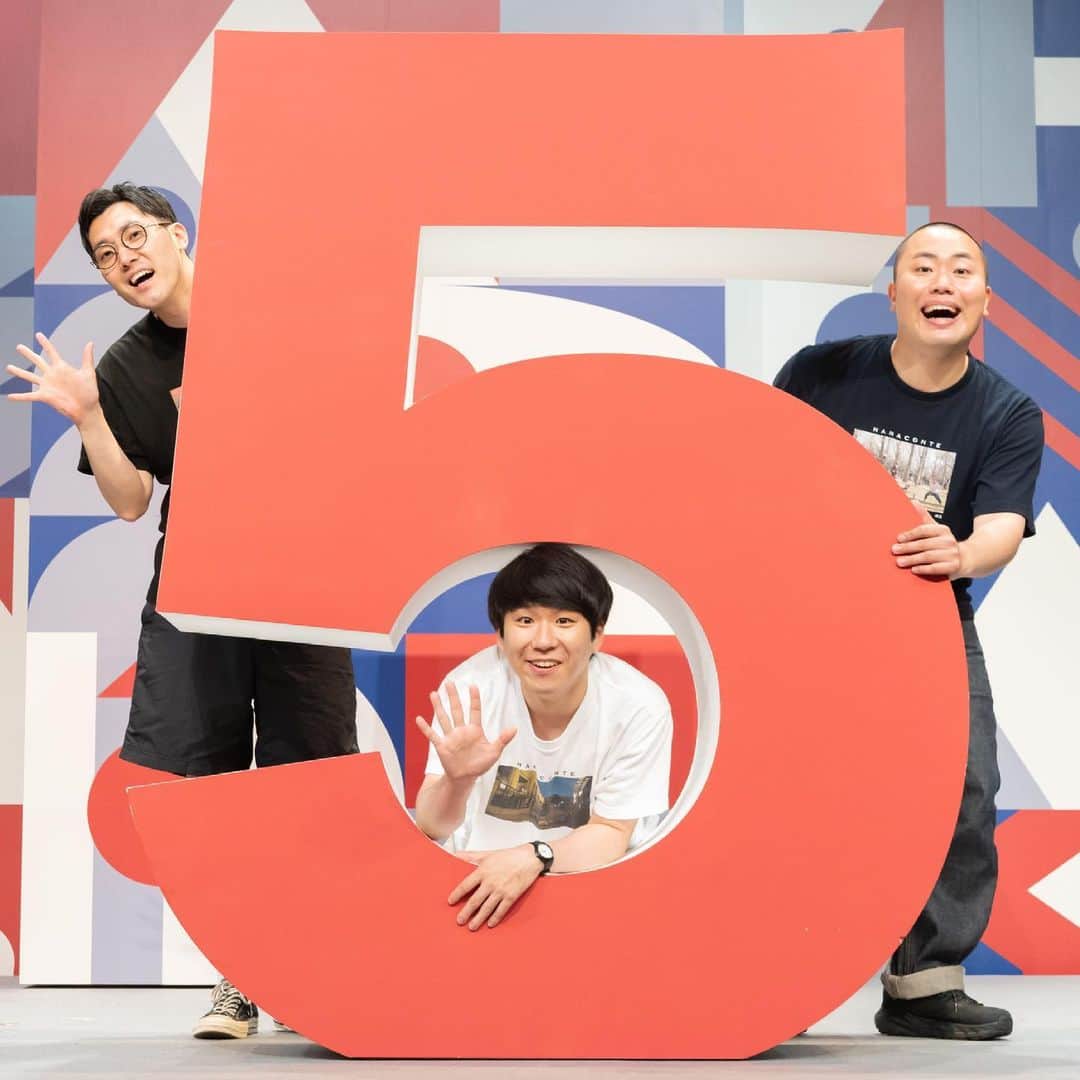 ハナコのインスタグラム：「☘︎︎𝕋ℍ𝔸ℕ𝕂 𝕐𝕆𝕌☘︎︎ ハナコ第5回単独公演2021「タロウ5」全公演終了🎊 2021年6月18日〜20日まで開催致しました、ハナコ単独公演が無事、全公演終了いたしました!!! 会場に足をお運びくださったお客様、配信でご覧いただきましたお客様、公演に携わっていただきました全ての皆様、ありがとうございました！ ハナコの今をギュッと詰め込んだ約2時間、いかがでしたでしょうか？☺️  6/30(水)「ローチケLIVE STREAMING(ZAIKO)」にて、配信でもご覧いただけます！できたてホヤホヤの公演をお見逃しなく！ もちろん会場にお越しの方のおかわりもお待ちしております🍚  #ハナコ #タロウ5  #ありがとうございました🙏  #まだまだ #配信でご覧いただけます  #アーカイブチケット #必見です☝🏻️☝🏻☝🏻  #タロウ5 でツイートも #みんなで見てます👀」