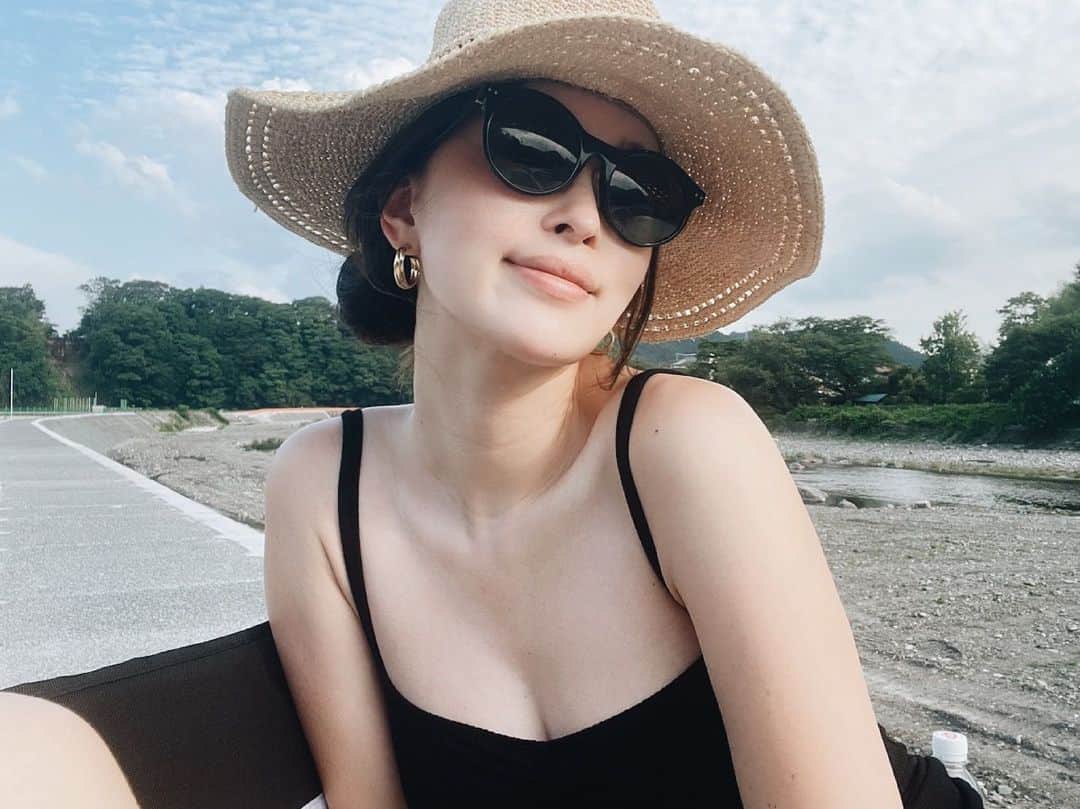 平大路えみのインスタグラム：「🕶☀️✨」