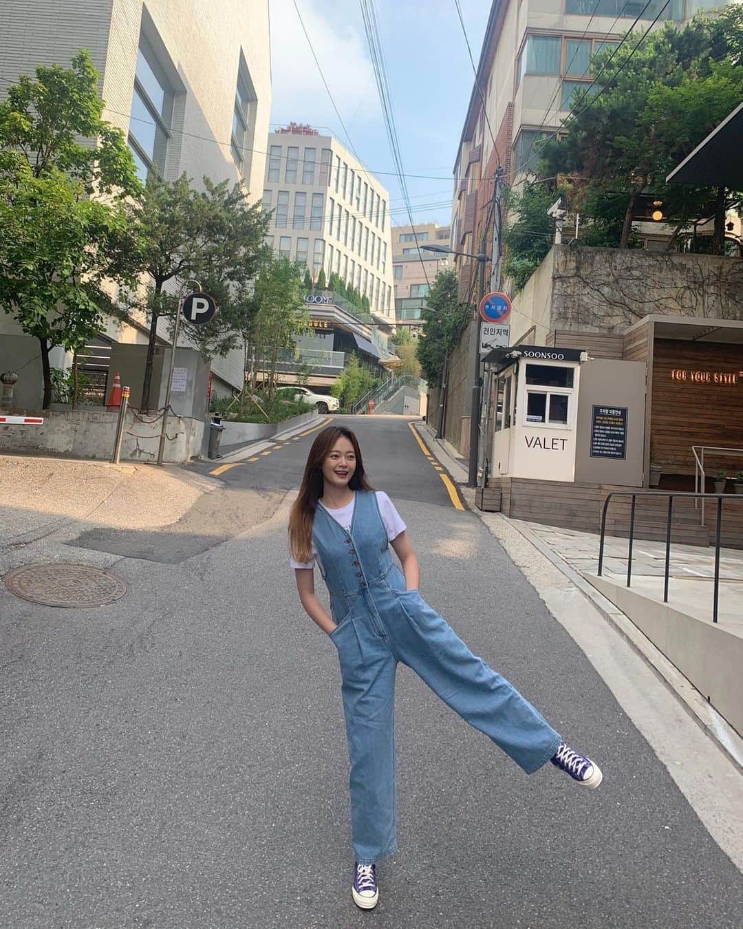 チョン・ソミンのインスタグラム：「👖🎶」