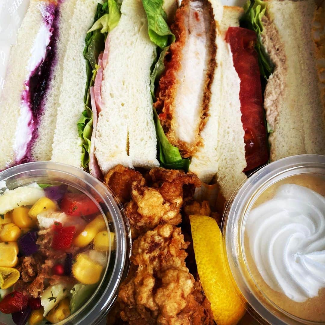 有吉弘行さんのインスタグラム写真 - (有吉弘行Instagram)「パン食べなさい。」6月21日 8時13分 - ariyoshihiroiki