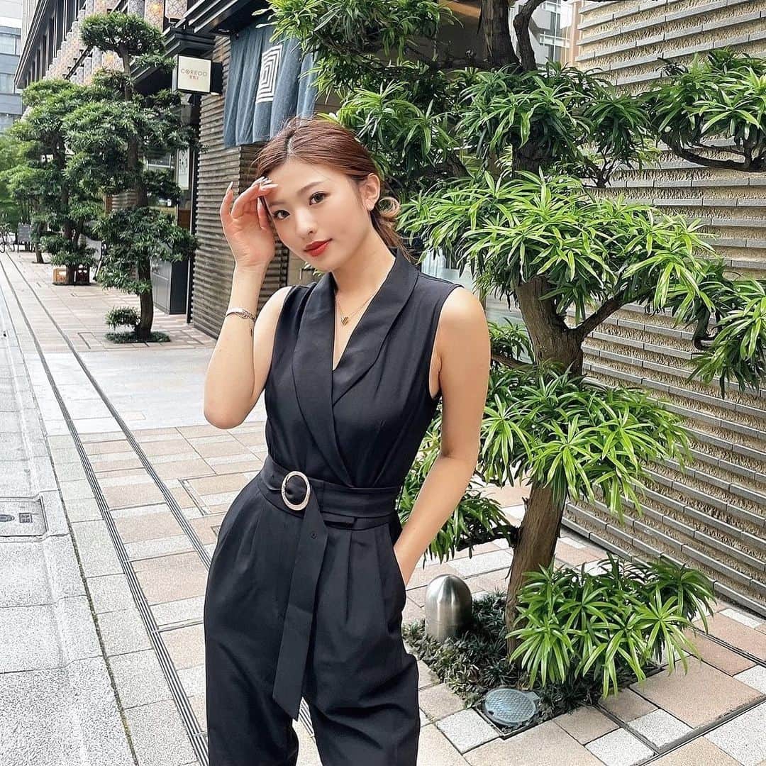MIYABIのインスタグラム：「おはよう御座います🌞  昨日のYouTubeは見て頂けましたでしょうか😚✨  まだの方は是非チェックしてみてくださいね💜  今日はとある撮影にきております😎 1週間また頑張りましょう〜💪🏼💋　  ミヤビーーーム💜  #cyberjapan #サイバージャパン  #cjd_miyabi #ミヤビーム  #ミヤビコーデ」