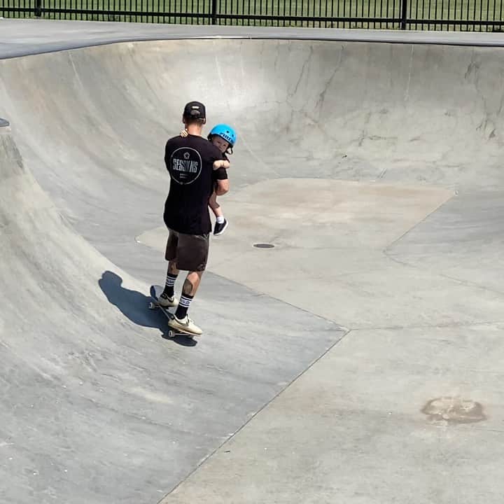 トリスタン・レニーのインスタグラム：「Father’s Day doubles #safetyfirst」