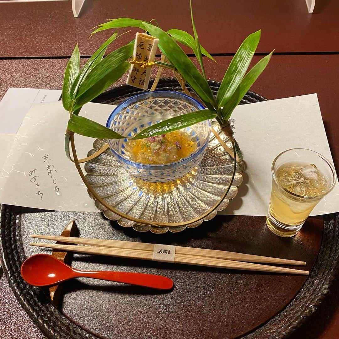 熊谷真実さんのインスタグラム写真 - (熊谷真実Instagram)「昨夜は京都、美濃吉で懐石料理をいただきました。  若鮎の美味しかったこと！ 素敵なお友達に感謝！  ご馳走さまでした、 #京都 #熊谷真実 #京都美濃吉 #ご馳走様でした #美味しいものは人を幸せにする  #」6月21日 11時31分 - mami_kumagai310