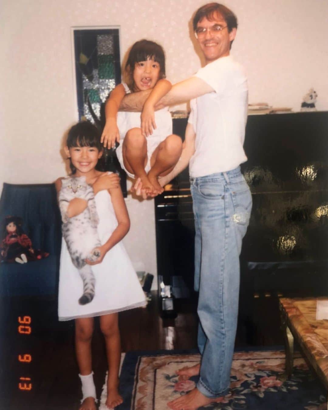 鮎河ナオミのインスタグラム：「Happy Father’s Day!! Love you to the 🌙 and back🌏」