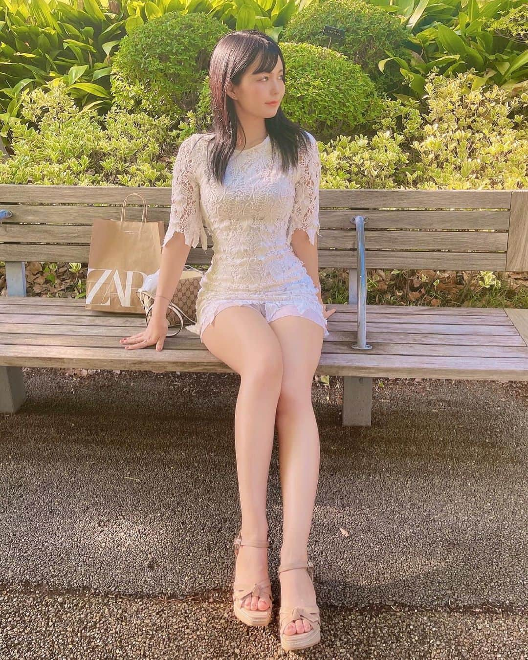 九条ねぎ あぴるさんのインスタグラム写真 - (九条ねぎ あぴるInstagram)「❤️  本当の私服は毎日ジムウェア なのですが、撮影用に可愛くしてみました💖 ねぎとデートしてる感じの動画撮影したので、YouTubeアップ待っててね！  まだ見てない人はYouTubeチャンネル登録よろしくお願いします✨ YouTube name →九条ねぎnegi kujyoです☺️」6月21日 13時59分 - negi_kujyo