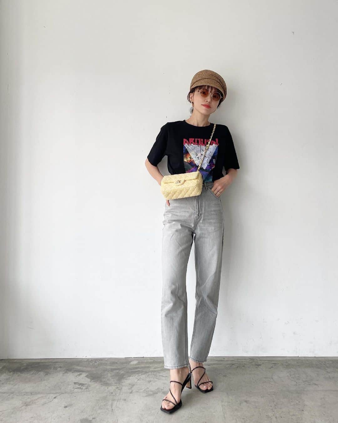 春名亜美さんのインスタグラム写真 - (春名亜美Instagram)「😗😗😗  #Tシャツ @fromfirstmusee  #pants @stunninglure  #hat @ca4la_official  #sunglasses @resee.official  #bag @chanelofficial  #sandals @fromfirstmusee  ・ ・ ・ #ママコーデ #ママコーディネート #CHANEL #chanelbag #fromfirstmusee #MUSEE #フロムファーストミュゼ #ロックt」6月21日 17時26分 - amiharunaami