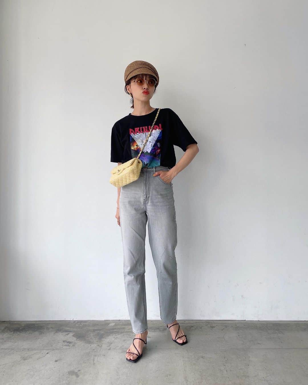 春名亜美さんのインスタグラム写真 - (春名亜美Instagram)「😗😗😗  #Tシャツ @fromfirstmusee  #pants @stunninglure  #hat @ca4la_official  #sunglasses @resee.official  #bag @chanelofficial  #sandals @fromfirstmusee  ・ ・ ・ #ママコーデ #ママコーディネート #CHANEL #chanelbag #fromfirstmusee #MUSEE #フロムファーストミュゼ #ロックt」6月21日 17時26分 - amiharunaami