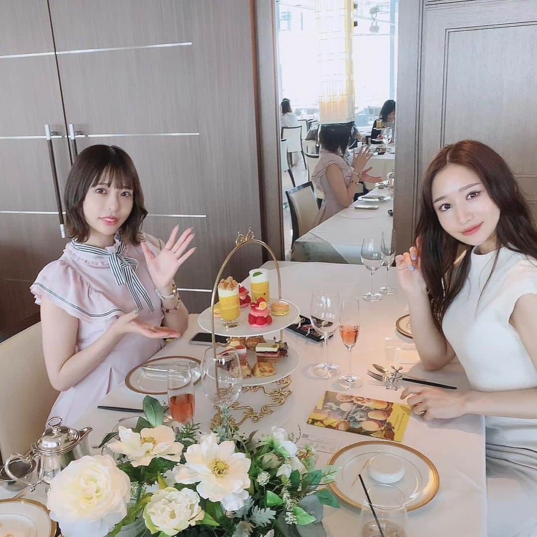 のインスタグラム：「ひさしぶりのお出かけは ゆあちゃんと♡ ピエールエルメコラボの アフタヌーンティーでした🫖✨✨  #アフタヌーンティー#ピエールエルメ#女子会#お茶会#お台場#竹芝#インターコンチネンタル東京ベイ#私服#春夏コーディネート#私服コーデ#星奈あい#日常生活#攝影日記#人像攝影#攝影師#拍照#人像摄影#攝影日常#좋아요#소통그램#패션화보」