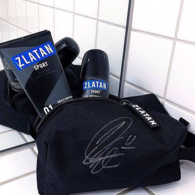 Zlatan Ibrahimović Parfumsのインスタグラム：「TÄVLING AVSLUTAD! 🏆Just nu har du och en vän chansen att vinna vars en necessär signerad av Zlatan, innehållandes en Hair & Body Wash + Deoroll.  För att delta: • Följ @zlatanibrahimovicparfums • Tagga 1 vän du också vill ska vinna  • Kommentera nedan vad ditt favoritminne av Zlatan är.  Tävlingen avslutas onsdag den 23:e juni. Lycka till!」