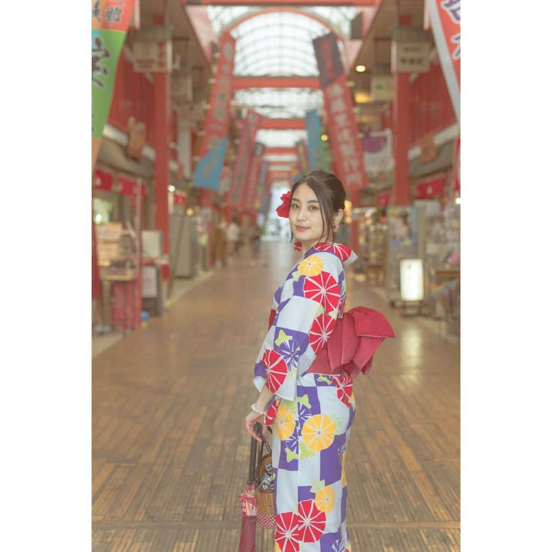 トロたんさんのインスタグラム写真 - (トロたんInstagram)「早速撮影会のお写真ありがとうございます(*´`)👘 やっぱ朝顔柄かわいい〜〜 浴衣着て、プール入ってもうすでに夏満喫した気分😇笑 #撮影会 #撮影会モデル #撮影会イベント #Japan #Japanese #japanesegirl #浴衣撮影  #浅草 #浅草ポートレート #ポートレート #自撮り #self #selfie #グラドル自画撮り部 #自撮り女子 #asakusa #trip #travel #浅草華雅 #浅草観光 #浴衣 #浴衣コーデ #浴衣女子 #浅草着物レンタル #浅草寺 #tokyo #tokyotrip #雨の日 #梅雨  #粉我」6月21日 20時04分 - torotan_tan