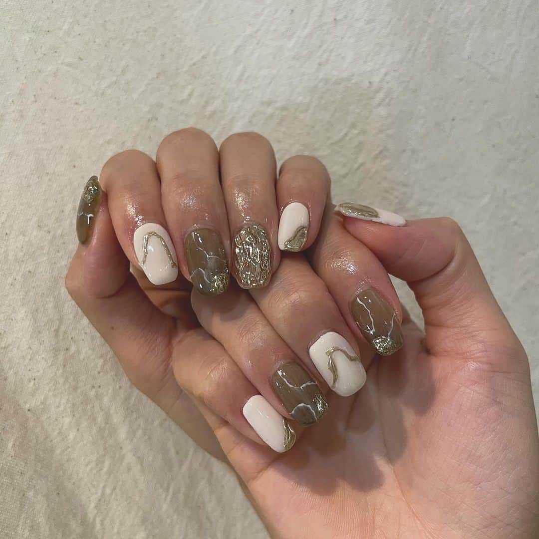 加美杏奈さんのインスタグラム写真 - (加美杏奈Instagram)「･ New Nail💅🏼  #newnail#naildesign#nuancenail#shortnails#ニュアンスネイル#ショートネイル#2021ss#2021ssnail」6月21日 20時26分 - anna.kami3