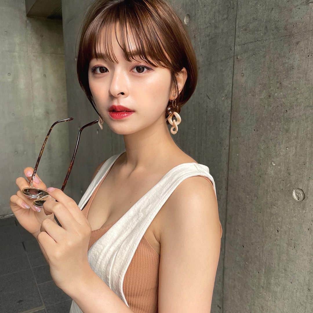 かおりのインスタグラム：「・ ・  夏っぽい衣装だった〜🌞  #ノースリーブ #夏」