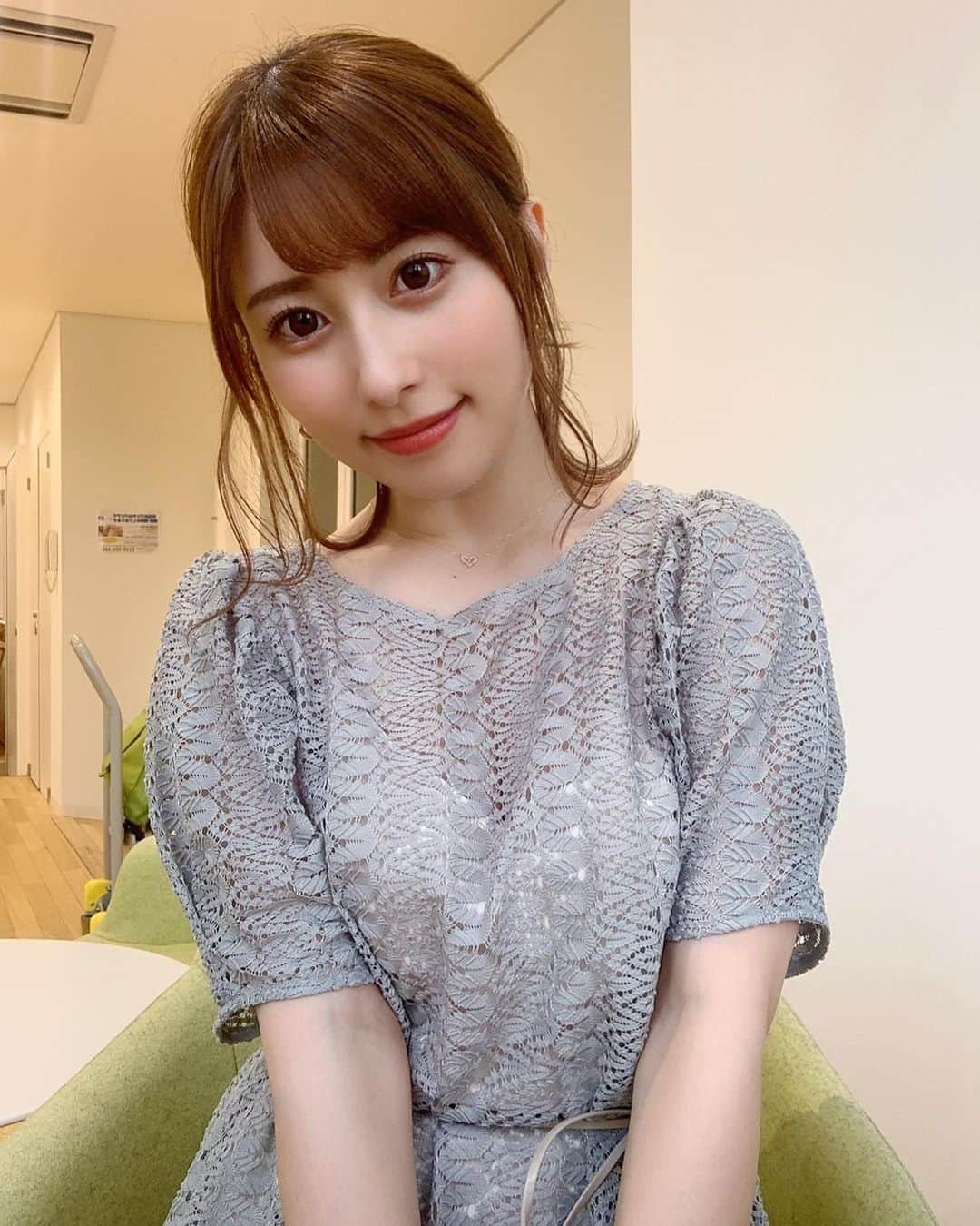のインスタグラム：「📞 . . 昨日はオンラインイベント どうもありがとう☺️ . 1人1人と話すのはもちろん 楽しいけど みんなでワイワイと盛り上がる あの感じも大好きです！✨ . 来月は7/25(日)にやる予定です。 よろしくお願いします🎀 . . 最近買ったJILLSTUARTの ワンピース。 早速みんなに見せたくて 昨日着ました♡ . 前までは色んな服買って 皆にイベントの度に見せるのが 楽しみだったけど 最近こうしてまた ワクワクする気持ちが出来て とっても嬉しいです🥰 . . #event #online #onepiece #jillstuart」