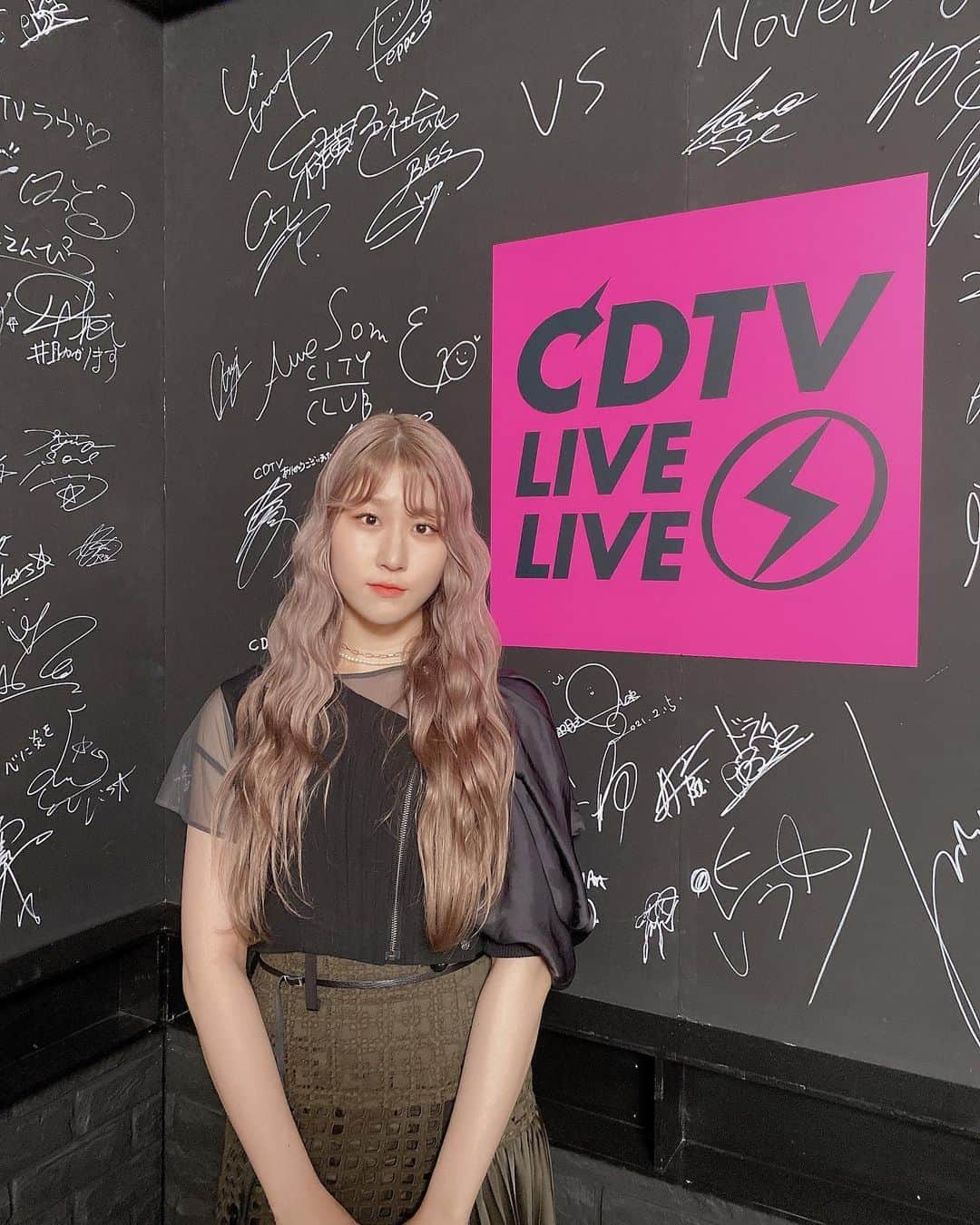 かれん（古賀かれん）さんのインスタグラム写真 - (かれん（古賀かれん）Instagram)「CDTV ライブライブ！ 君といればを歌わせてもらいました〜  見てくださった方、ありがとうございました！」6月21日 21時53分 - lgm_karen_official