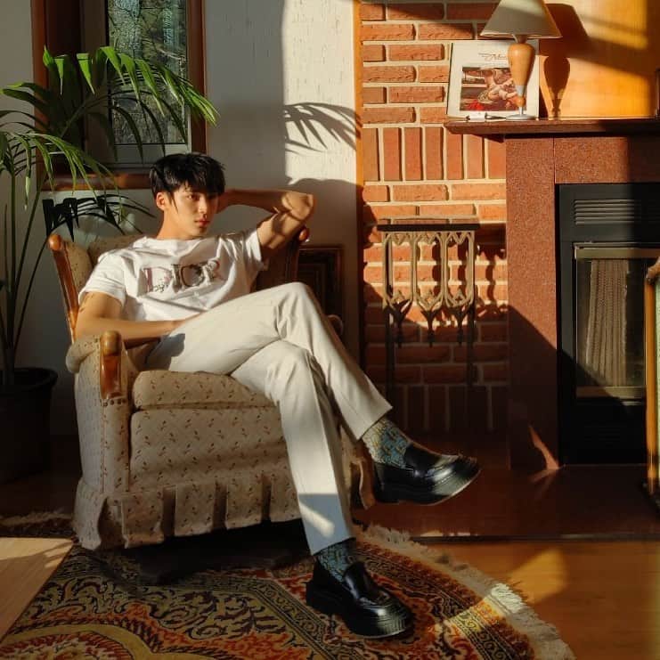 ミンギュのインスタグラム：「Home🧡」
