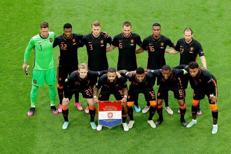 マールテン・ステケレンブルフのインスタグラム：「+3 and a clean sheet ⚽️⚽️. Next round 🦁🦁🦁 @onsoranje」