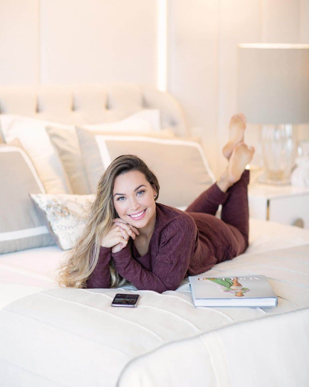 のインスタグラム：「Segunda feira é ou não é o dia da preguiça?! Ainda mais com esse friozinho.. da vontade de ficar assim o dia inteiro, né não povo?!」