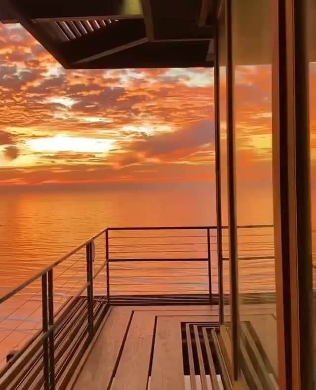 2.8 Milllon CAKESTERS!のインスタグラム：「Follow @top_luxuries and explore amazing locations and luxuries from around the world!⁠ .⁠ .⁠ San Diego 🔥 by @alec_basanec」
