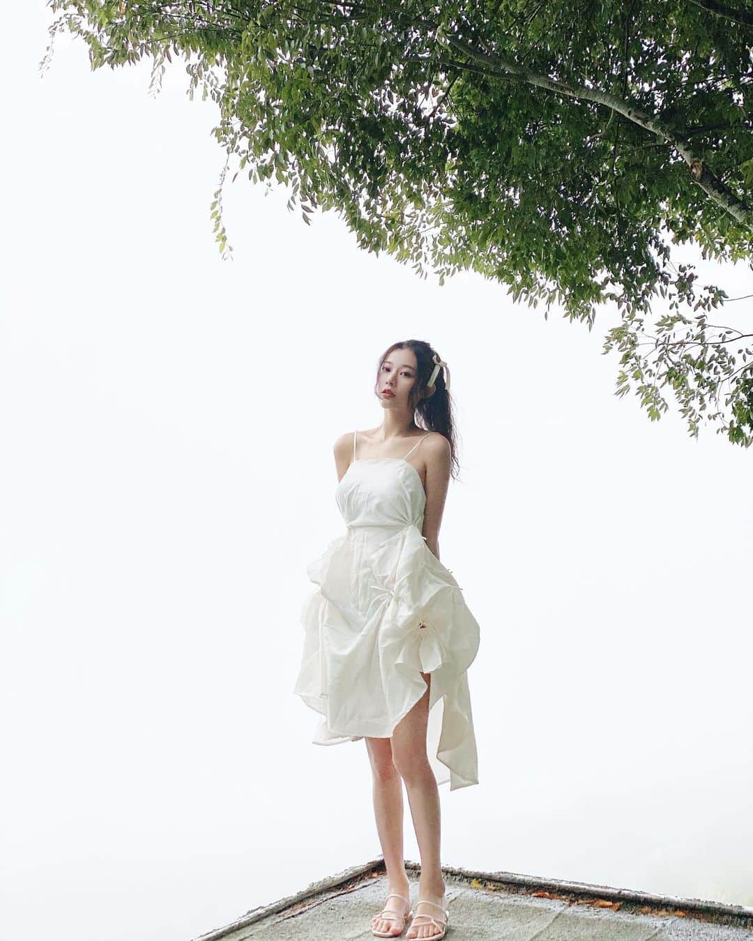 張香香さんのインスタグラム写真 - (張香香Instagram)「站在霧裡🌫️」7月6日 21時05分 - m40925