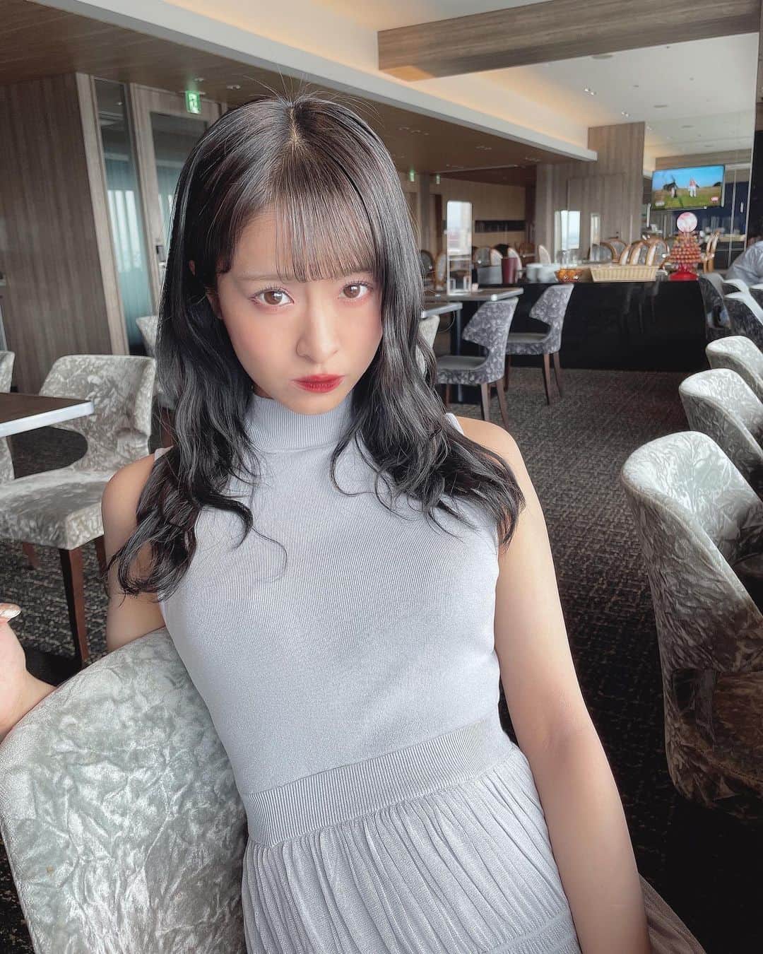 のインスタグラム：「⁡ ⁡ ノースリーブのニット大好き♡ ⁡ ⁡ #ままカメラ #まだ大阪にいた時の #写真 #過去pic」