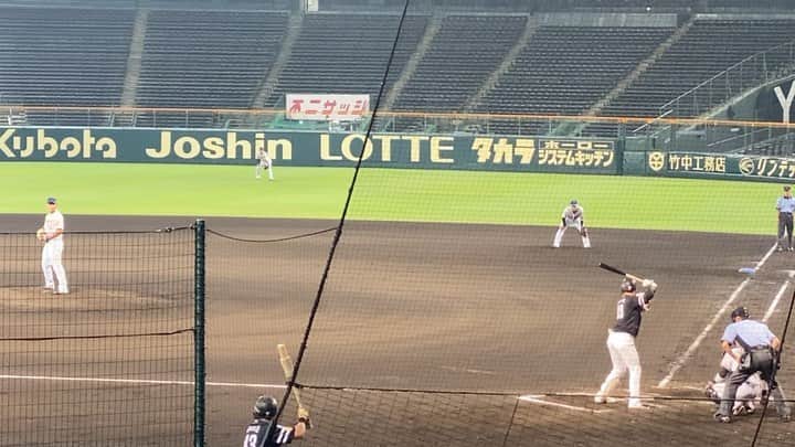 松田遼馬のインスタグラム：「中谷さん初試合だったので応援してきました☺️ みんなかっこよかった☺️  あとチケット買うのに１時間以上かかった😭笑」
