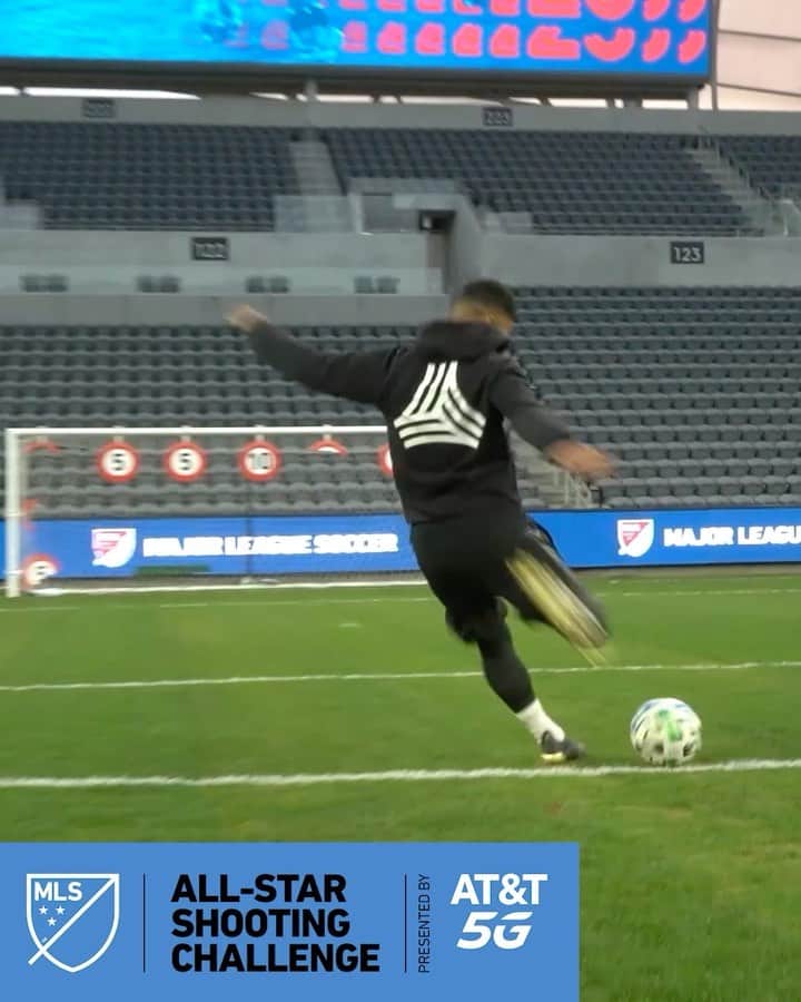 F2Freestylersのインスタグラム：「🎥 NEW VIDEO OUT NOW!!! We teamed up with MLS Golden Boot Winner @carlosv11_ to help him prepare for this years MLS All Star Skills Challenge presented by AT&T 5G. @att   🎥 LINK IN BIO!   The event takes place at Banc of California Stadium, Los Angeles on August 24th where stars from @ligabbvamx take on stars from @mls 🇲🇽🆚🇺🇸  Tickets available now! 🎟  #MLSAllStar」