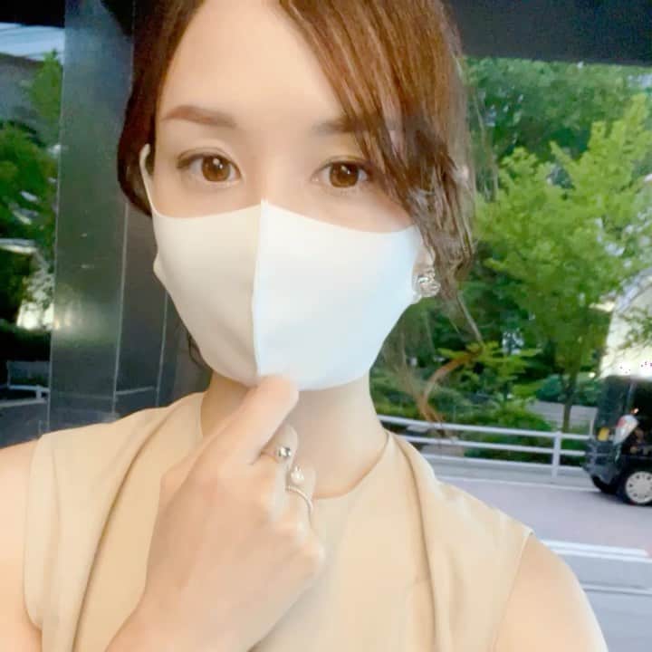 乙黒えりのインスタグラム：「ストーリーを撮ろうと思って、背景を探して、ぐるぐる回ってるだけの動画w目が回るよねw😵‍💫」