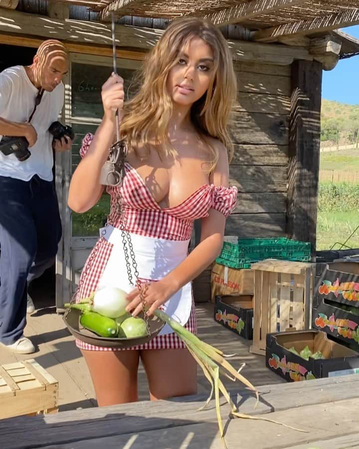 ザヒア・ドゥハールのインスタグラム：「Le marché 🌶🥕 @jeanmicheldacquin @rudymarmet」