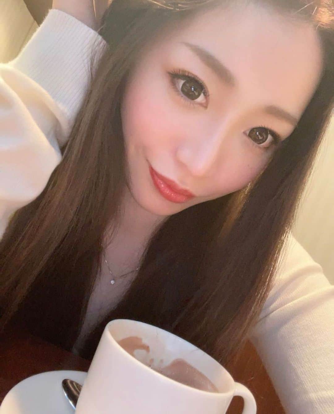 のインスタグラム：「【エリアGさんの新店から🥺💓】 ㅤㅤㅤㅤㅤ This is Japanese night culture🇯🇵💫 Introducing Japanese famous hostess👗 Plz "follow me" , "like" and "Share" 💋 ㅤㅤㅤㅤㅤ 全国各地の夜の世界🦋で活躍されている、美を極めた名実共にトップクラスの美女をご紹介するアカウント 【💋キャバ図鑑💋】< @cabazukan >です✨ ㅤㅤㅤㅤㅤ ✳︎────────────────✳︎ 今回の図鑑的推しキャスト様は 宮城(Miyagi) 仙台(Sendai) の 「 THE NEWYORK 」在籍の * 大空未咲 * ちゃん @misaki_o です😍✨ ✳︎────────────────✳︎ ⚠️アカウント内の 他のキャスト様もココから< @cabazukan >見てね👗✨⚠️ ㅤㅤㅤㅤㅤ こちら、仙台「 @the_new_york_sendai 」さん🕋から、顔よし、スタイルよし、性格よしの3拍子揃ったキャスト様💓みさきちゃんの一枚📸✨ ↪︎ @misaki_o  ㅤㅤㅤㅤㅤ 性格は、基本ツンツンしていて、お酒が入るとデレデレというギャップが可愛いみさきちゃん🥺💓 最近の悩みは、「ご飯が美味しくてどうしようって感じです🥺」という独特な女の子🥺笑 ↪︎ @misaki_o  ㅤㅤㅤㅤㅤㅤㅤ 最近朝活にハマっていて、早起きしてカフェ☕️で、読書するのが日課だそうです📚✨ 今年の目標は、「なるべく早く誰かの扶養に入りたいです❤️」とのことなので、どんどん立候補お待ちしております💋✨笑 ↪︎ @misaki_o  ㅤㅤㅤㅤㅤ ⚠️アカウント内の 他のキャスト様もココから< @cabazukan >見てね👗✨⚠️ ※インスタ以外の方はコチラ↓ https://www.instagram.com/cabazukan/ ㅤㅤㅤㅤㅤ ◤◢◤◢◤◢◤◢◤◢◤◢◤◢◤◢◤◢◤◢ リポスト希望のキャスト様、 フォロー&タグ付け🏷 < @cabazukan > して頂けると気付きやすいので 宜しくお願い致します！ ◤◢◤◢◤◢◤◢◤◢◤◢◤◢◤◢◤◢◤◢ ──────────────── ©︎produced by @terry0404ht  # ぶっ飛びテリー会長  フォローしてもらえると更新頑張れます🚀 ──────────────── ㅤㅤㅤㅤㅤ ㅤㅤㅤㅤㅤ ㅤㅤㅤㅤㅤ ㅤㅤㅤㅤㅤ 【# キャバ図鑑, # 推し嬢 】 # 指名するならキャバ図鑑  #すっぴん美人 #セクシーお姉さん  #黒髪ロング  #fathersday #黒髪女子  #あざとい系女子 #マリンスポーツ  #湯上がり美人 #仙台キャバ嬢  #脚フェチ #ビキニ女子  #ビキニギャル #へああれんじ  #ロリ巨乳 #綺麗なお姉さん  #仙台キャバクラ  ㅤㅤㅤㅤㅤ #清楚系女子  #夏コーデ #ヘアアレンジ簡単  #ケツスタグラム  #ぎゃう #メンズヘアスタイル  #インスタグラビア #笑顔が可愛い  #水着ギャル #父の日  #簡単ヘアアレンジ #メンズコーディネート  ㅤㅤㅤㅤㅤㅤㅤㅤㅤㅤ  ──────────────── ©︎produced by @terry0404ht  # ぶっ飛びテリー会長  フォローしてもらえると更新頑張れます🚀 ──────────────── ㅤㅤㅤㅤㅤ ㅤㅤㅤㅤㅤ ㅤㅤㅤㅤㅤ」