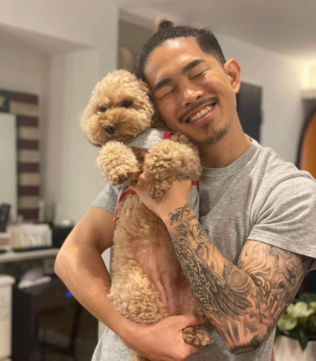 彫師美漸のインスタグラム：「@kazuto_ioka_official Bizentattoo ・ ・ #美漸洋彫り #美漸レタリング #井岡一翔 #刺青 #彫師 #美漸 #彫師美漸 #中目黒 #タトゥー #東京タトゥー #tokyo #tattoo #art #fashion #bizenart #bizen #문신　#Bizentattoo  #tattooer #tattooist #tattooartist #tattooart #tattooshop #boxing」