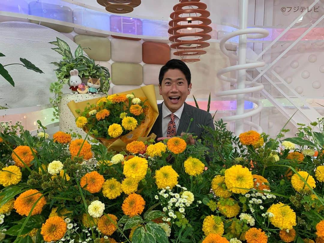 フジテレビ「めざましテレビ」さんのインスタグラム写真 - (フジテレビ「めざましテレビ」Instagram)「*  きょうのお花は「マリーゴールド」💐 色鮮やかで大きなお花がキレイだなぁ😊  #めざましテレビ #酒主義久 #藤本万梨乃」6月22日 12時14分 - mezamashi.tv