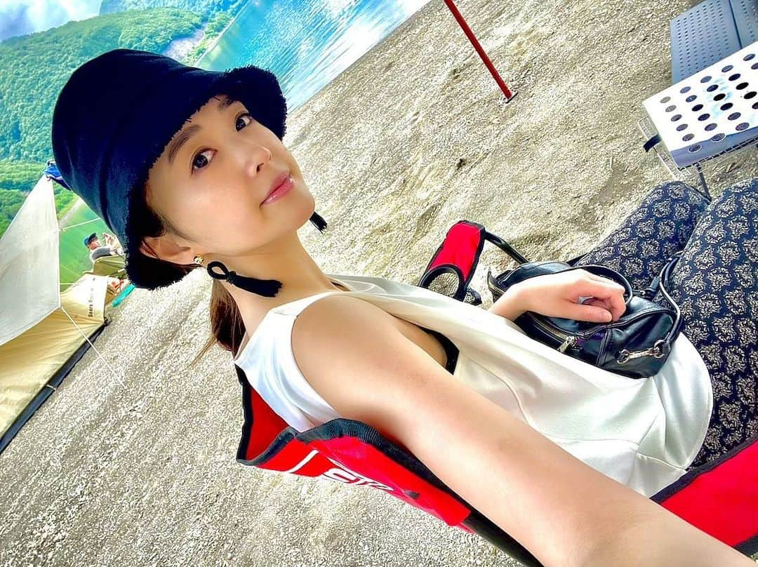 水嶋菜月のインスタグラム：「selfie🤳🏕 一日中お酒も飲まず、会話もせず、ひたすらに何もしない時間。」