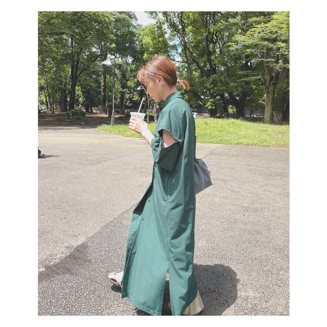 野尻美穂のインスタグラム：「スタイリストの小泉さんが、Wai+BOOKのスタイリングでしてた袖アレンジ😚💞 かわいい〜👌  #wai_ships」