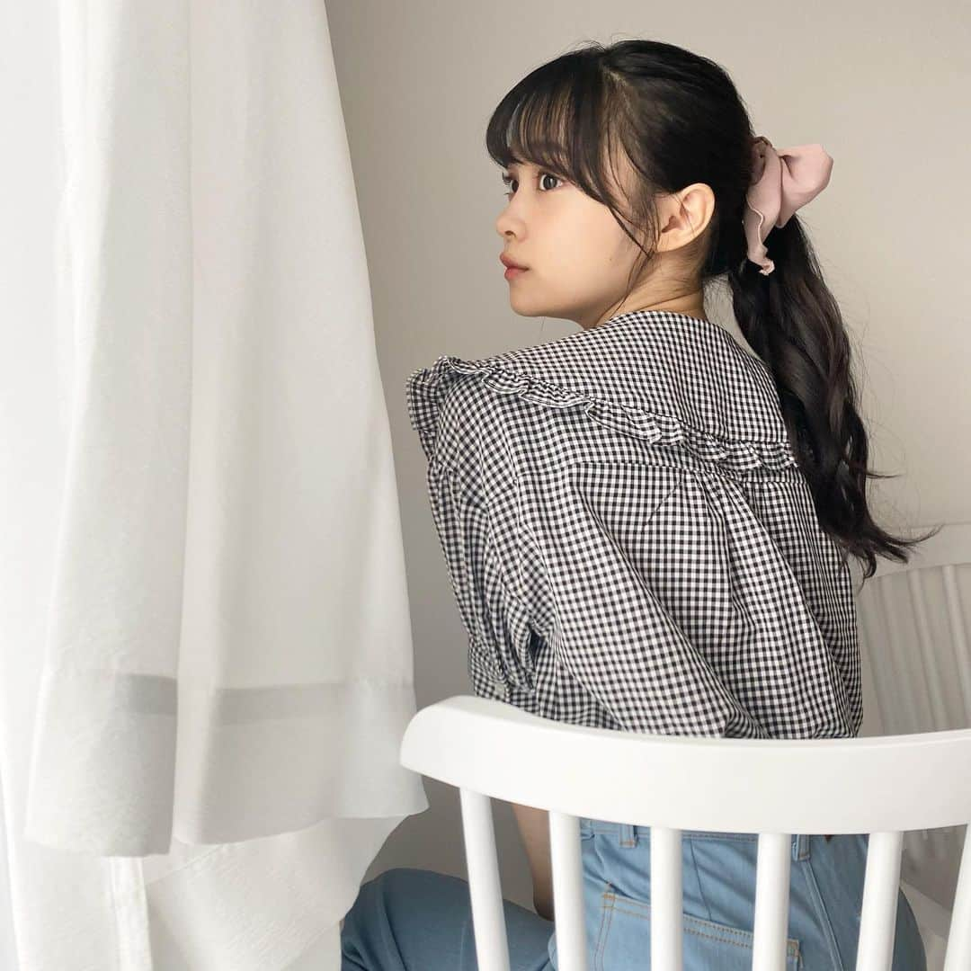 林芽亜里さんのインスタグラム写真 - (林芽亜里Instagram)「🎀 ⁡ 10連発~🌱 ⁡ 大きめ襟付きブラウスで甘めあり🍩 最近暑いからポニーテールしがち。 ポニーする時はシュシュつけがち。♡ ⁡ #ニコラ #GRL #TreatUrself #林芽亜里」6月22日 17時23分 - meari__hayashi