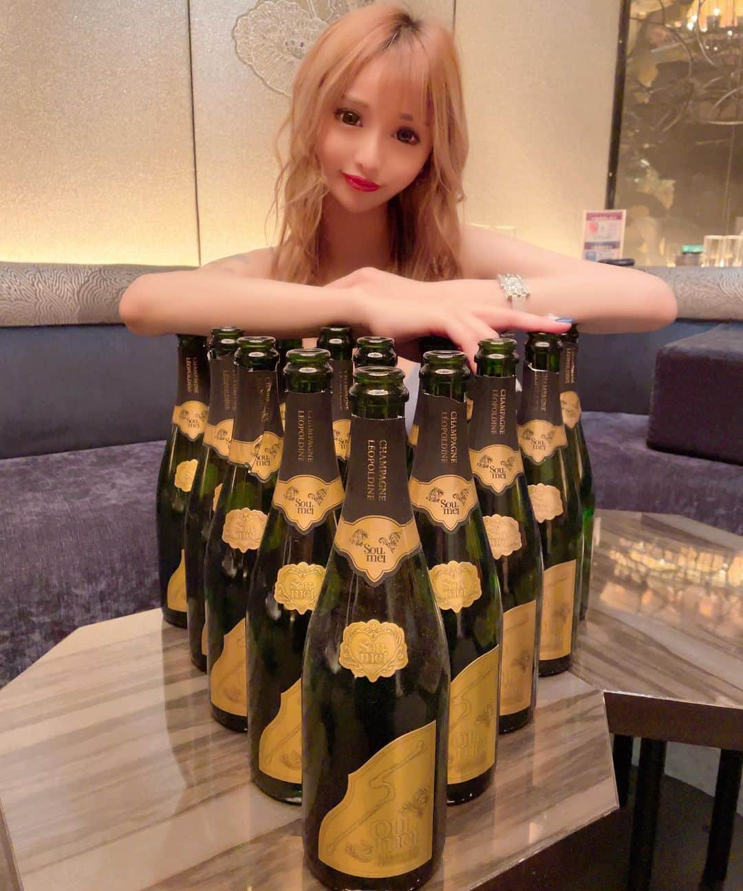 黒宮ちはやさんのインスタグラム写真 - (黒宮ちはやInstagram)「ここ最近のソウメイ🍾🍾🍾  撮るの忘れていつも空瓶捨てられるから あった分だけ🥲💓 いつも美味しく飲ませていただいてます❣️  #ソウメイ #ソウメイジャパン #soumei」6月22日 17時53分 - chihaya_kuromiya