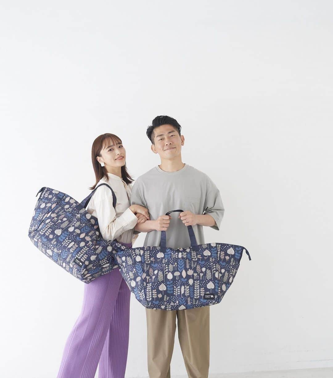 近藤千尋のインスタグラム：「@kippis_official ♥️ ムック本の表紙と中ページを 太田夫婦で 担当させていただきました😘💗 便利なエコバッグ 是非チェックお願いします😍⭐️ 本屋さんで見つけてね🥰🥰🥰」