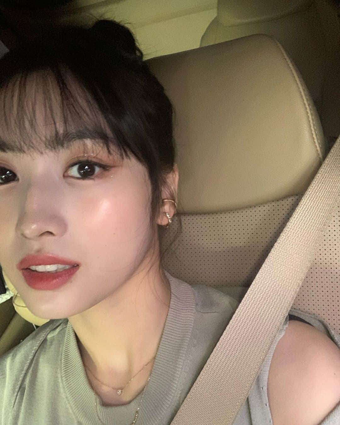 モモのインスタグラム：「💛 -  #MOMO #트와이스 #모모 #平井もも #もも #TWICE」