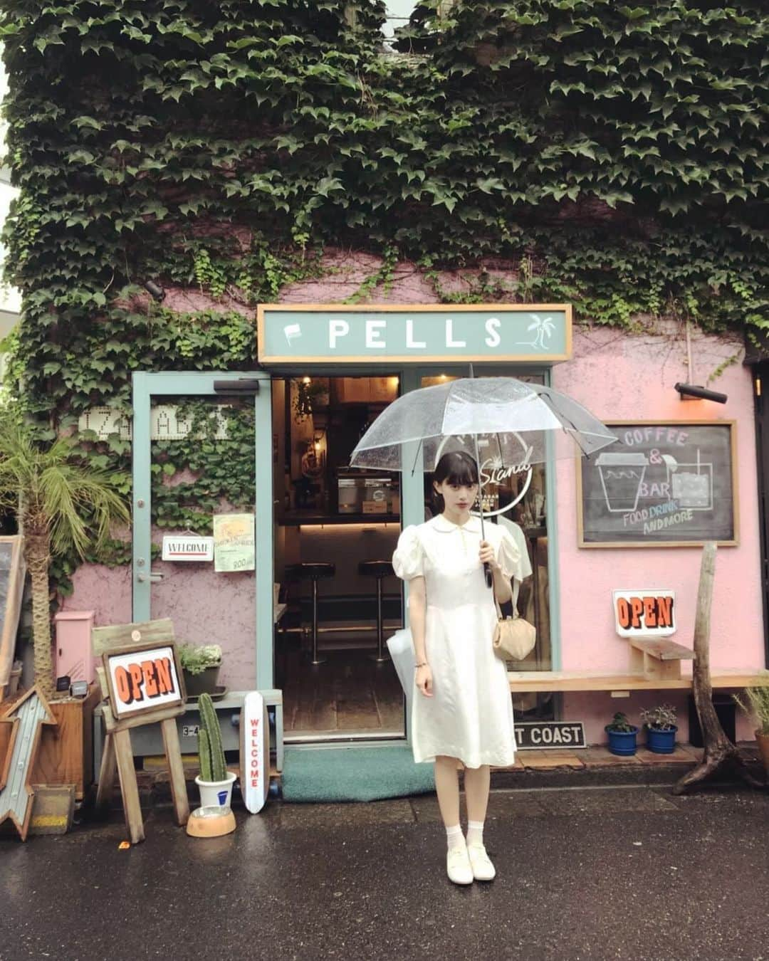 酒元麻衣（まいへー）のインスタグラム：「3年前の6月…🌳  #vintagedress#1930sfashion」