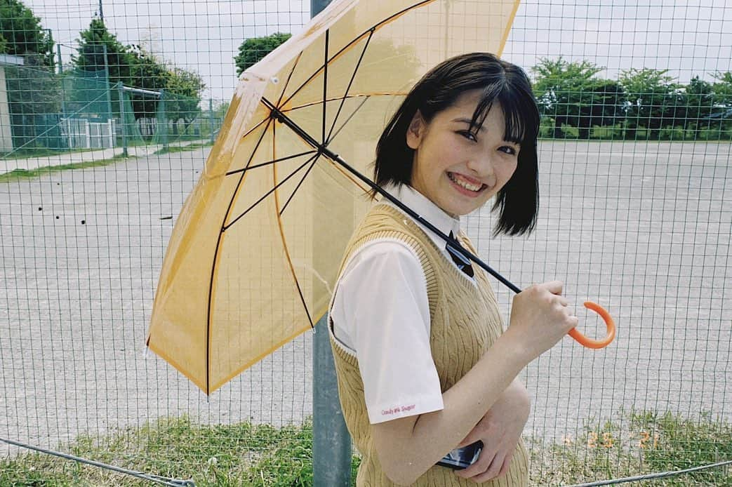 田中南さんのインスタグラム写真 - (田中南Instagram)「かさ︎ ︎☂︎   おれんじの傘が可愛くてるんるんしてた👼🏻      #ニコモ  #梅雨  #梅雨対策  #傘  #オレンジ  #ボブ  #jc3  #田中南」6月22日 21時44分 - minam_tanaka